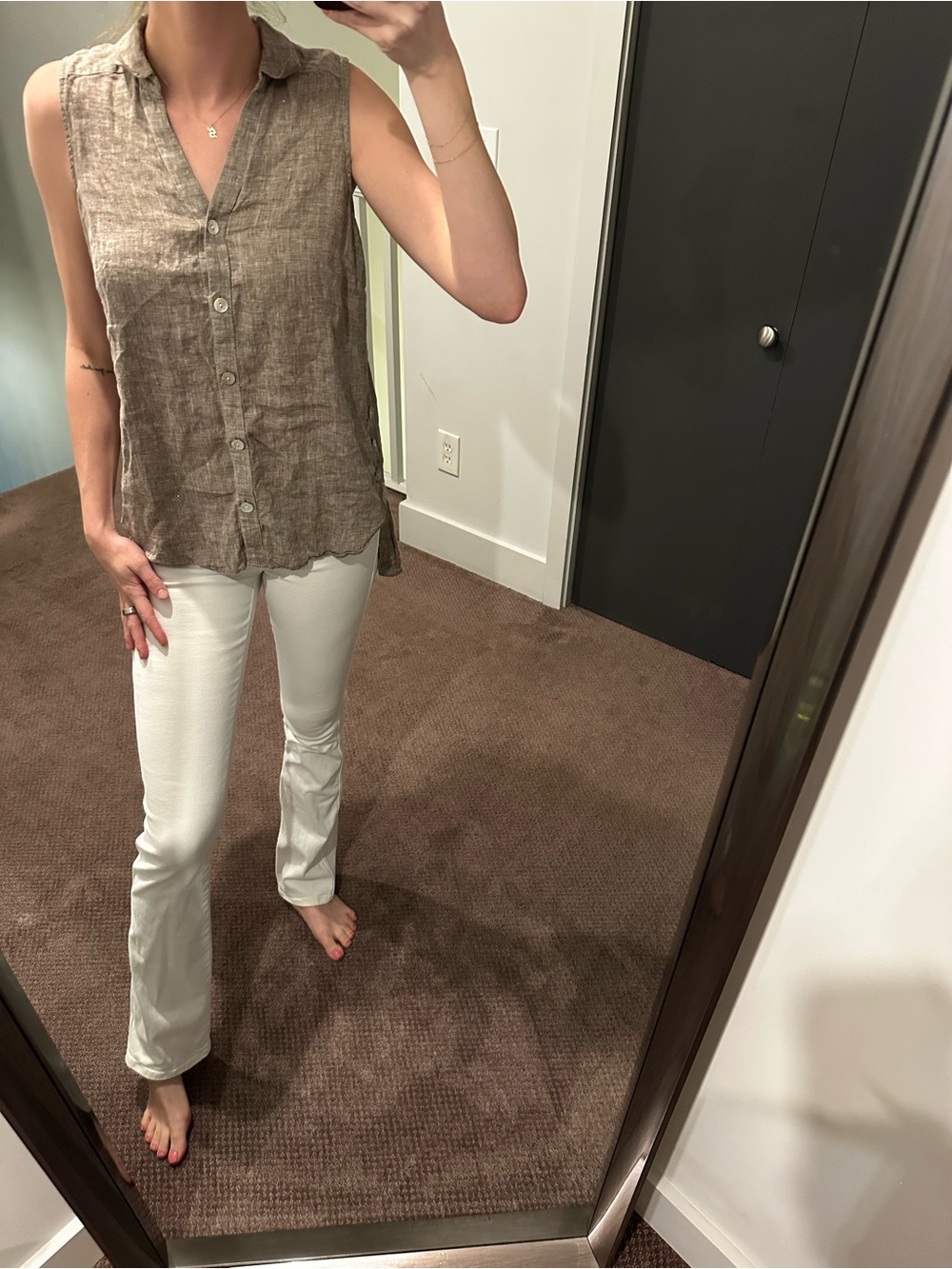 J Jill 100% Linen sleeveless button down